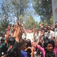 presidene-wong-cilik-tak-ingin-rakyat-terjerat-rentenir-prabowo-mau-pinjaman-lunak