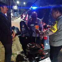 brilian-tak-punya-uang-dan-bensin-habis-warga-pun-minta-bantuan-polisi-via-110