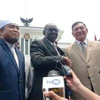 tertarik-menhan-sudan-melirik-senjata-ringan-buatan-pindad