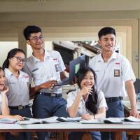dari-teman-sekelas-menjadi-keluarga-mengapa-tidak