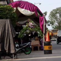 resepsi-pernikahan-di-jalan-umum--menurut-agan