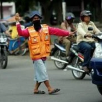 inilah-5-tukang-parkir-yang-cuman-ada-di-indonesia