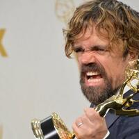 5-fakta-menarik-emmy-award-ajang-penghargaan-serial-televisi