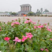 makam-ho-chi-minh-di-hanoi-vietnam
