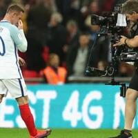 seperti-rooney-4-pemain-ini-pernah-merasa-terhina-akibat-ulah-fans-sendiri