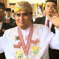 waduh-dimas-kanjeng-bikin-tatang-jadi-bapak-durhaka