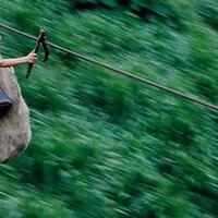 galeri-foto-ragam-perjuangan-pelajar-pergi-ke-sekolah-yang-mempertaruhkan-nyawa