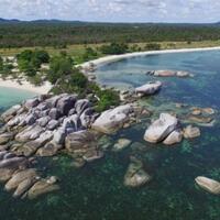 keindahan-pemandangan-pantai-tanjung-kelayang
