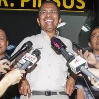 dahlan-iskan-ditetapkan-tersangka-dan-ditahan-kejati-jatim