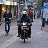 bali-ke-belanda-naik-motor-nii-orang-gokil-gan