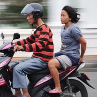 7-tipe-pengendara-motor-ketika-lampu-merah--ente-yang-mana