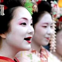 tradisi--ohaguro--jepang-cantik-dengan-gigi-hitam-legam