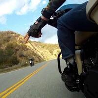 ini-lho-7-arti-kode-tangan-anak-motor-saat-touring