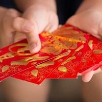 sambut-tahun-ayam-api-pake-angpao-hoki-ini-gan