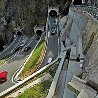 san-boldo-pass-terowongan-yang-bertingkat