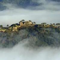 takeda-castle-reruntuhan-istana-di-atas-awan