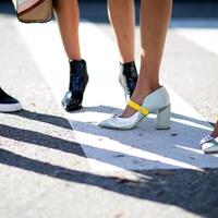 4-cara-efektif-melindungi-sepatumu-dari-kelembaban-dan-kerusakan