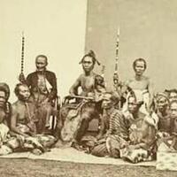 10-raja-dan-ratu-paling-aneh