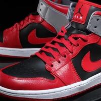 10-sepatu-sneakers-legendaris-dunia