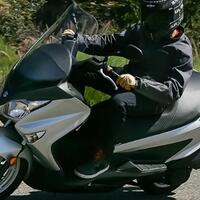 suzuki-akan-luncurkan-pesaing-yamaha-nmax-155-seperti-apa