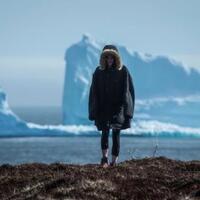 bongkahan-es-segede-gaban-hanyut-di-pinggiran-laut-kanada-serem-amat-mat