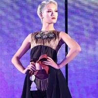 pernah-heboh-gara-gara-sering-pakai-kostum-nyeleneh-kini-dia-jadi-top-model