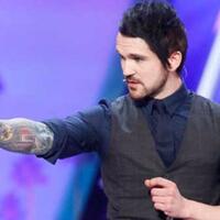 lihat-hebatnya-cowok-ini-beraksi-kayak-sherlock-holmes-di-america-s-got-talent