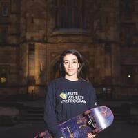 amar-hadid-skateboarder-wanita-muslim