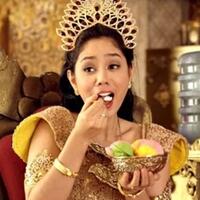 inilah-sosok-cantik-baginda-ratu-yang-bikin-heboh-dengan-iklan-es-krimnya