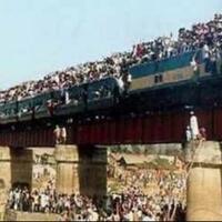 20-potret-angkutan-kelebihan-muatan-dari-berbagai-negara-bahaya-nih