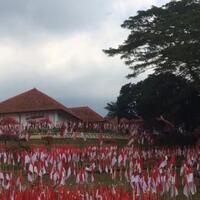perjuangan-emak-emak-kibarkan-10001-merah-putih-di-linggarjati