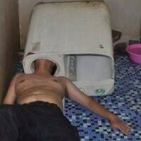 kok-bisa-kepala-ini-orang-nyangkut-di-mesin-cuci