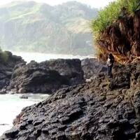 jejak-gunung-purba-di-negeri-cincin-api-yang-memikat