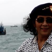 foto-kapal-kapal-ilegal-yang-diledakkan-ibu-susi-di-perairan-indonesia