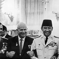 event-sejarah-kenapa-hubungan-luar-negeri-indonesia-cenderung-ke-kiri