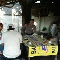 5-hal-yang-terjadi-di-warung-merupakan-aktivitas-warga-bersosialisasi