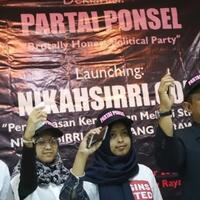 partai-ponsel-partai-ciptaan-seorang-psikopat-atau-jenius-dalam-sejarah-indonesia