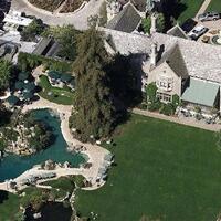 3-fakta-mendiang-bos-playboy-dan-kekasihnya