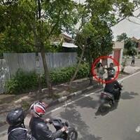 orang-indonesia-emang-unik-perilaku-nyeleneh-mereka-terekam-di-google-street-view