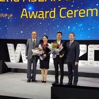 mimin-andrew-dapat-penghargaan-asean-entrepreneur-awards-2017