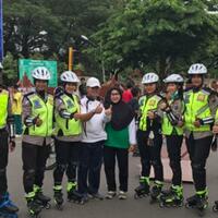 yuk-kenalan-dengan-polisi-bersepatu-roda-di-cfd-banjarmasin