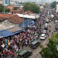 kembali-tenang-berdagang-di-trotoar-tanah-abang