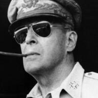 douglas-macarthur-revolusi-meksiko-perang-dunia-1--2-perang-korea