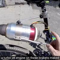 bule-gila-modif-sepeda-pakai-mesin-jet-matabelo