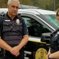 polisi-belikan-makanan-seorang-ibu-yang-mencuri-karena-kelaparan