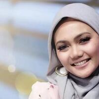 rina-nose-jadi-korban-promosi-terselubung-benarkah