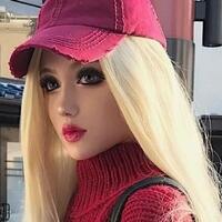 berwajah-boneka-gadis-ini-memiliki-kebiasaan-yang-bisa-merusak-kecantikannya