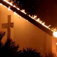 kebakaran-di-pasar-gembrong-lama-20-kios-dan-1-gereja-terbakar