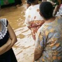 mana-sih-banjirnya-cuman-genangan-doang