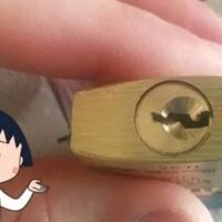 wow-ini-rahasia-kenapa-lubang-kunci-gembok-ada-quotlubang-kecil-lainnyaquot